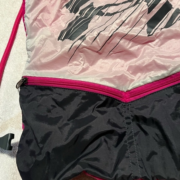 Under Armour Bag - Picture 8 of 8